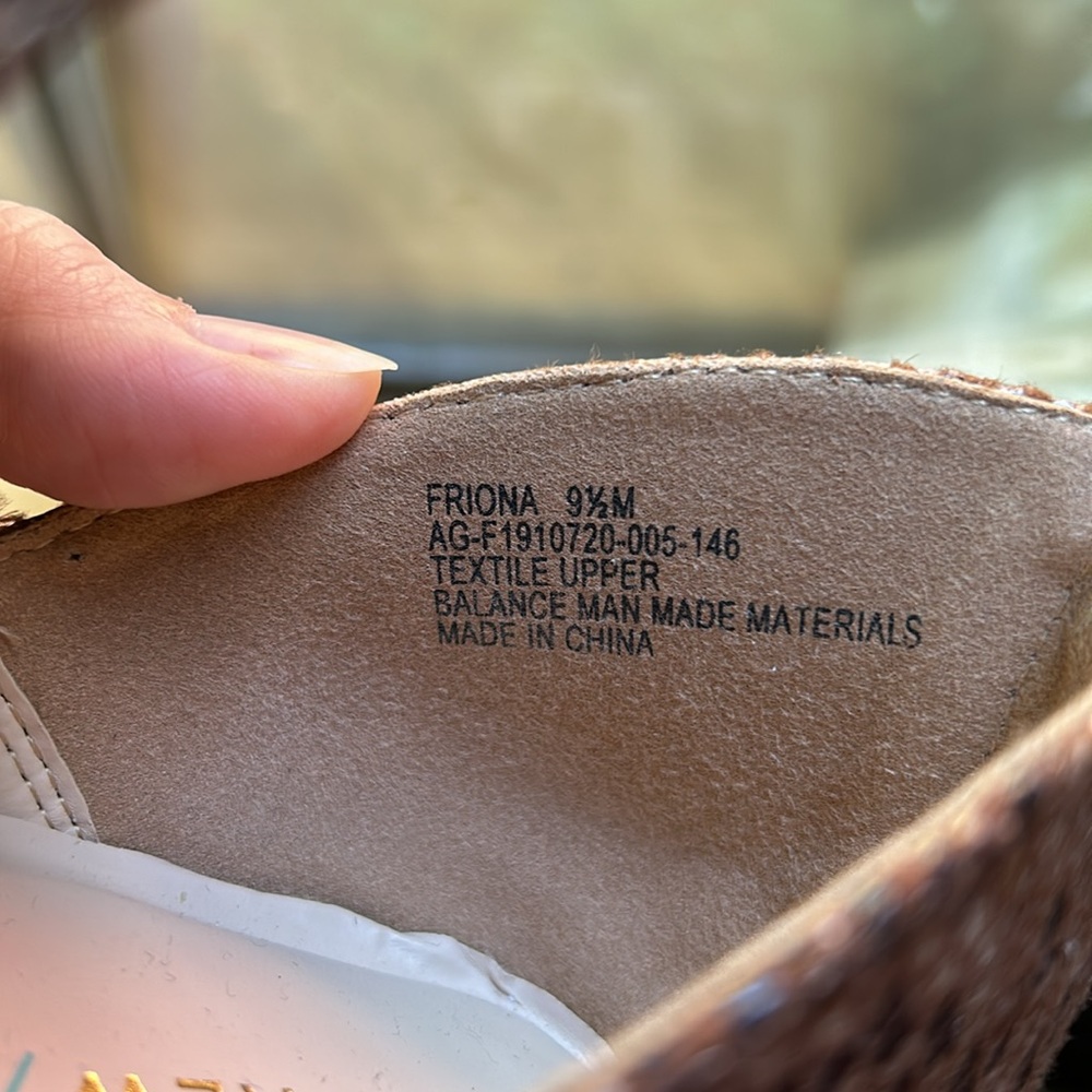 ANDREW GELLER Friona Snakeskin Booties - Picture 9 of 9